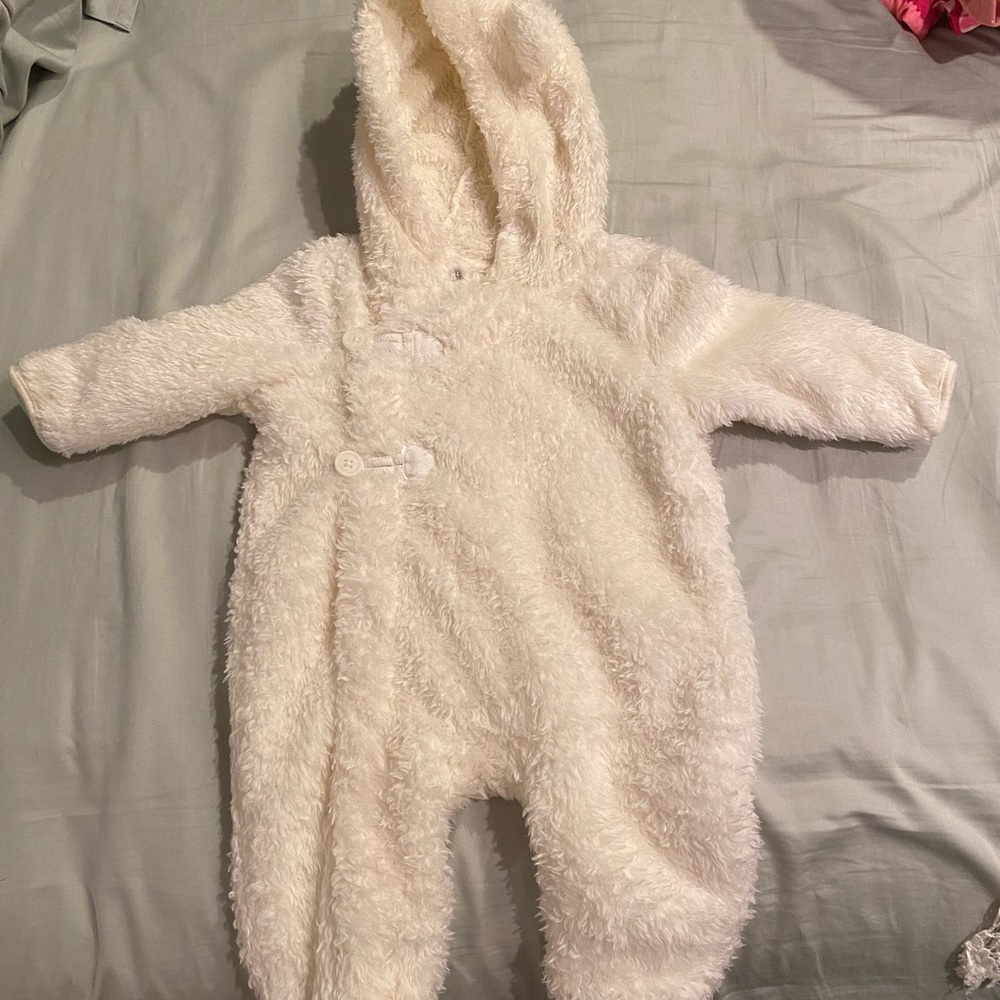 Gymboree fuzzy cream onesie snowsuit, 3-6 months